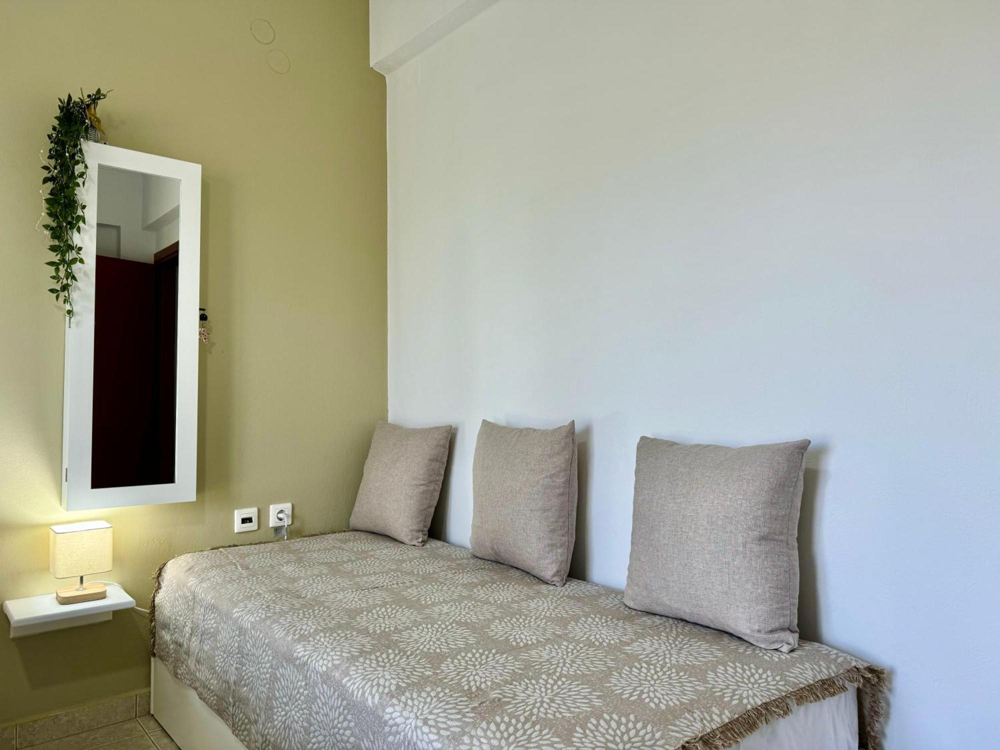 Serenity Spilia Garden Floor Apartment *